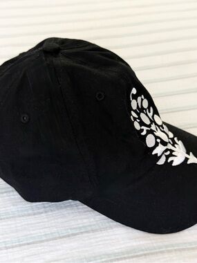 FREE PEOPLE Movement
Women's Big Buti Baseball Cap Black White NWOT